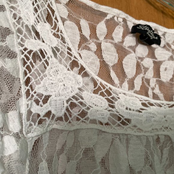 4/$20 | Streetwear Society Sheer Lace Top with Batwing Sleeves and Leaf Pattern - Picture 3 of 5